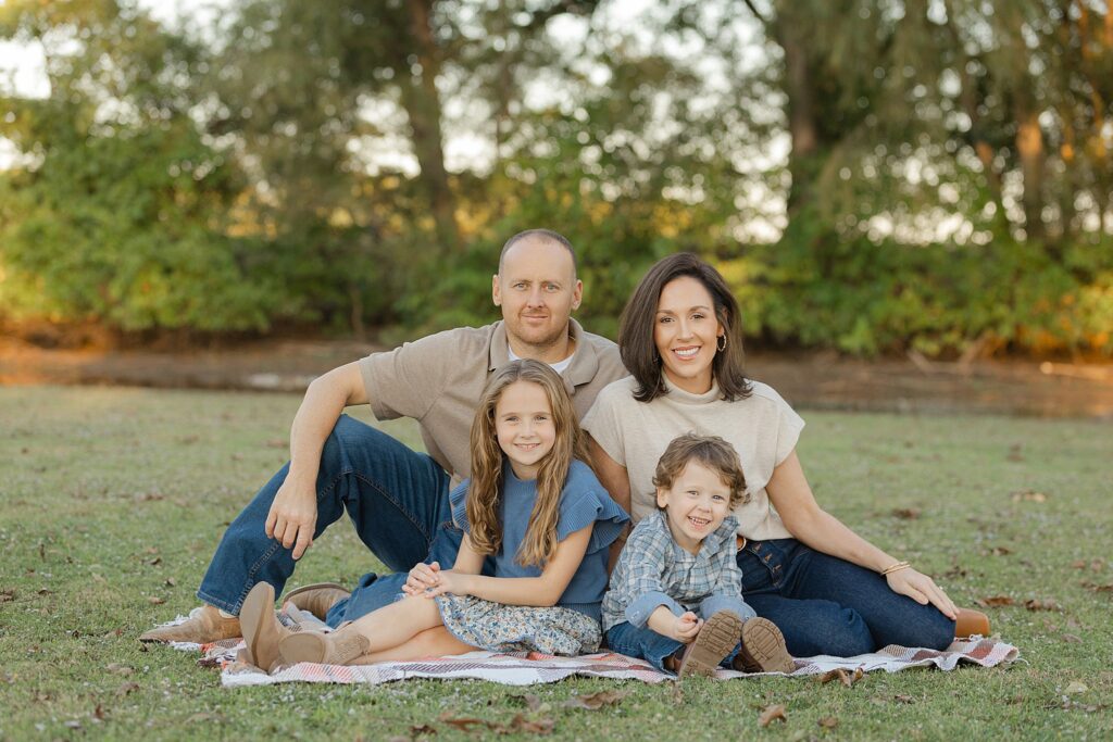 Family of 4 posing for pictures